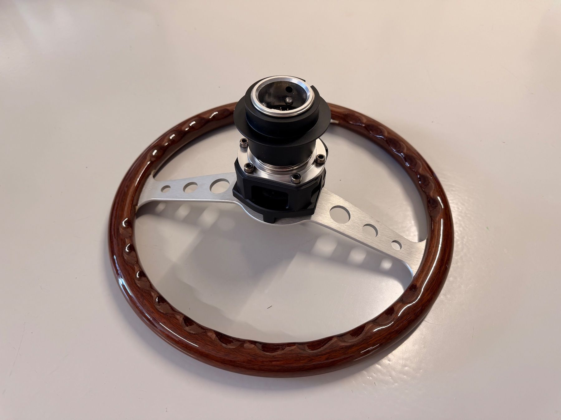 Fanatec Controller: Simracing Lenkrad Classic Holz Momo Fanatec – Usato da Rupperswil venduto da buergin01 1
