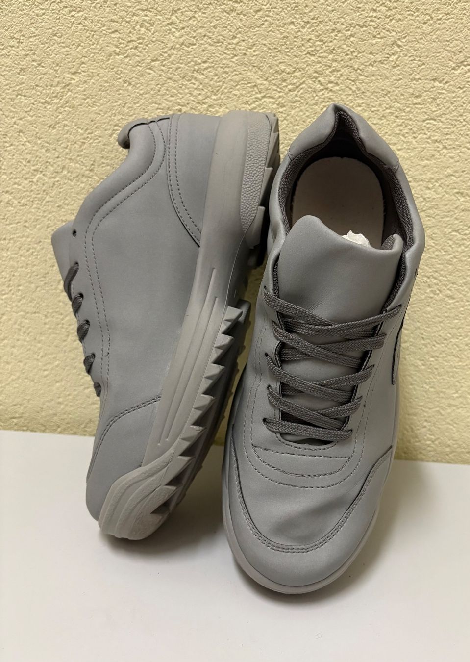 Chaussures hommes: Schuhe / Sneakers Gr.41 – Neuf (Voir description) à Basel par tif_m2h6 5