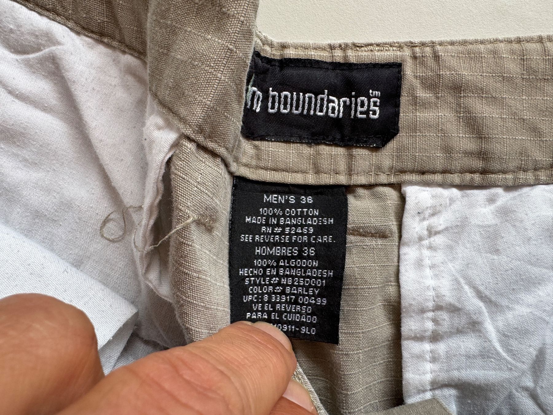 Pantaloni: No Boundaries Cargo w36 bermuda 100% cotton 6 pockets – Usato da Neuchâtel venduto da _Easy_to_Find_ 1