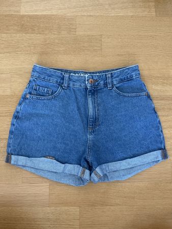 Jeansshorts Grösse 38
