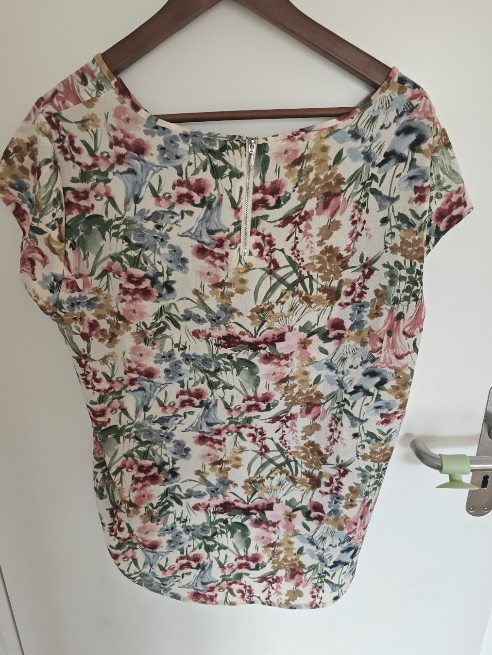 Only Camicette: Bluse Only – Usato da Sissach venduto da sasocla 1