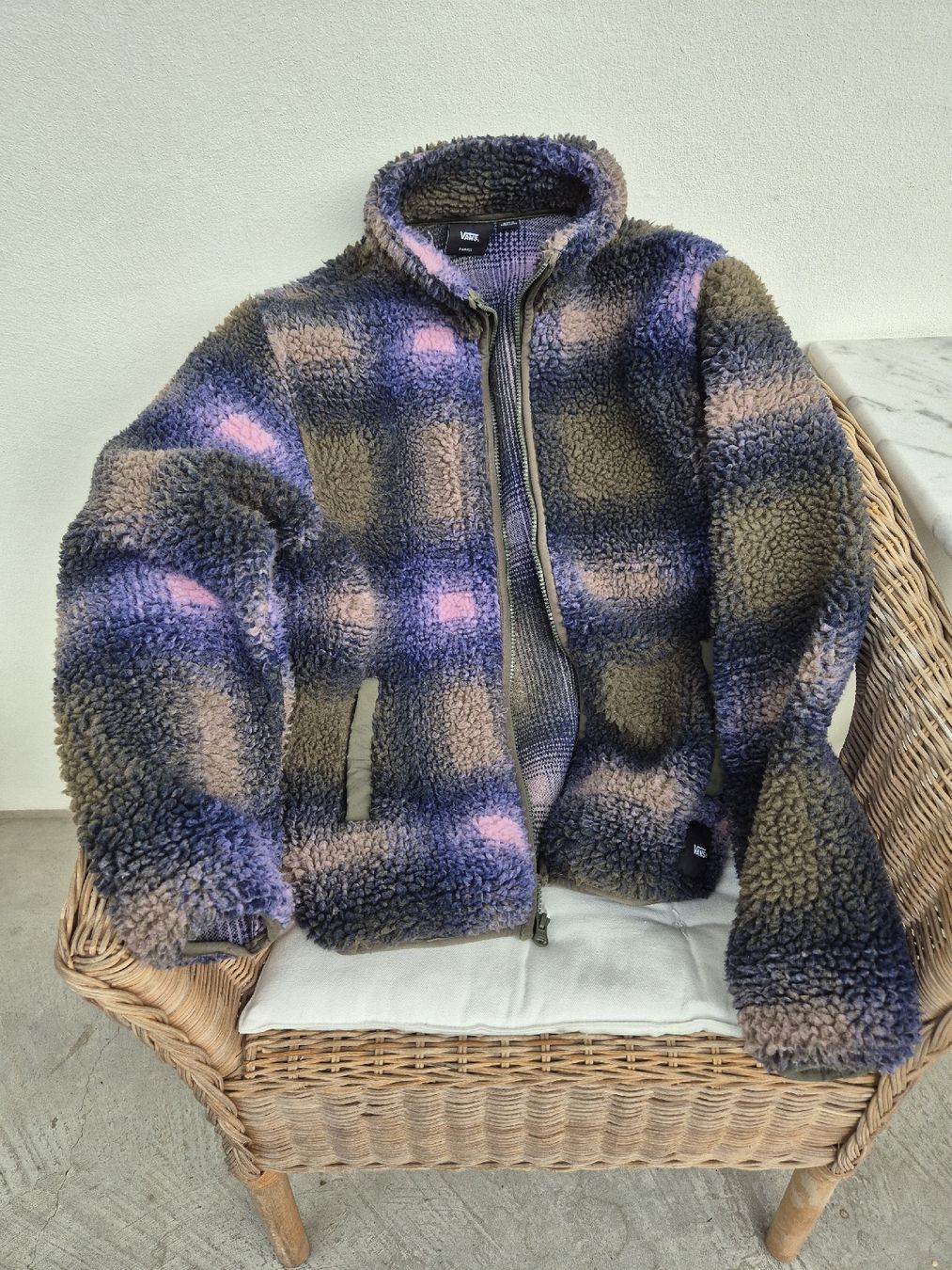 Vans Jacken: Vans Teddyjacke unisex  – Gebraucht aus Basel von lilifee86
