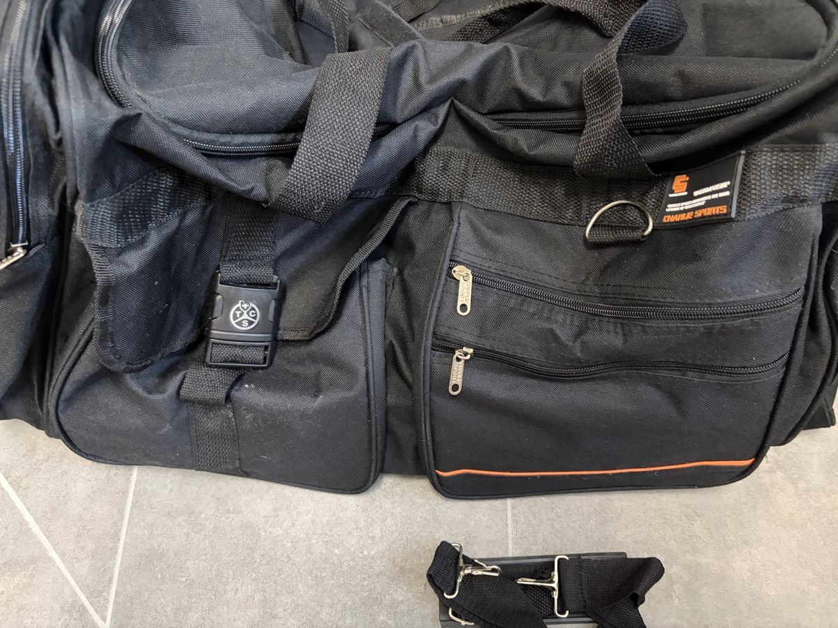 Borse: Reisetasche/Sporttasche schwarz  – Usato da Aeschi SO venduto da Bluemail 2