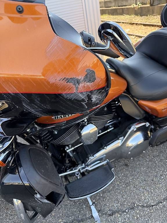 Touring: Harley Davidson FLHTK Electra Glide  – Défectueux à Küssnacht am Rigi par Mayker 1