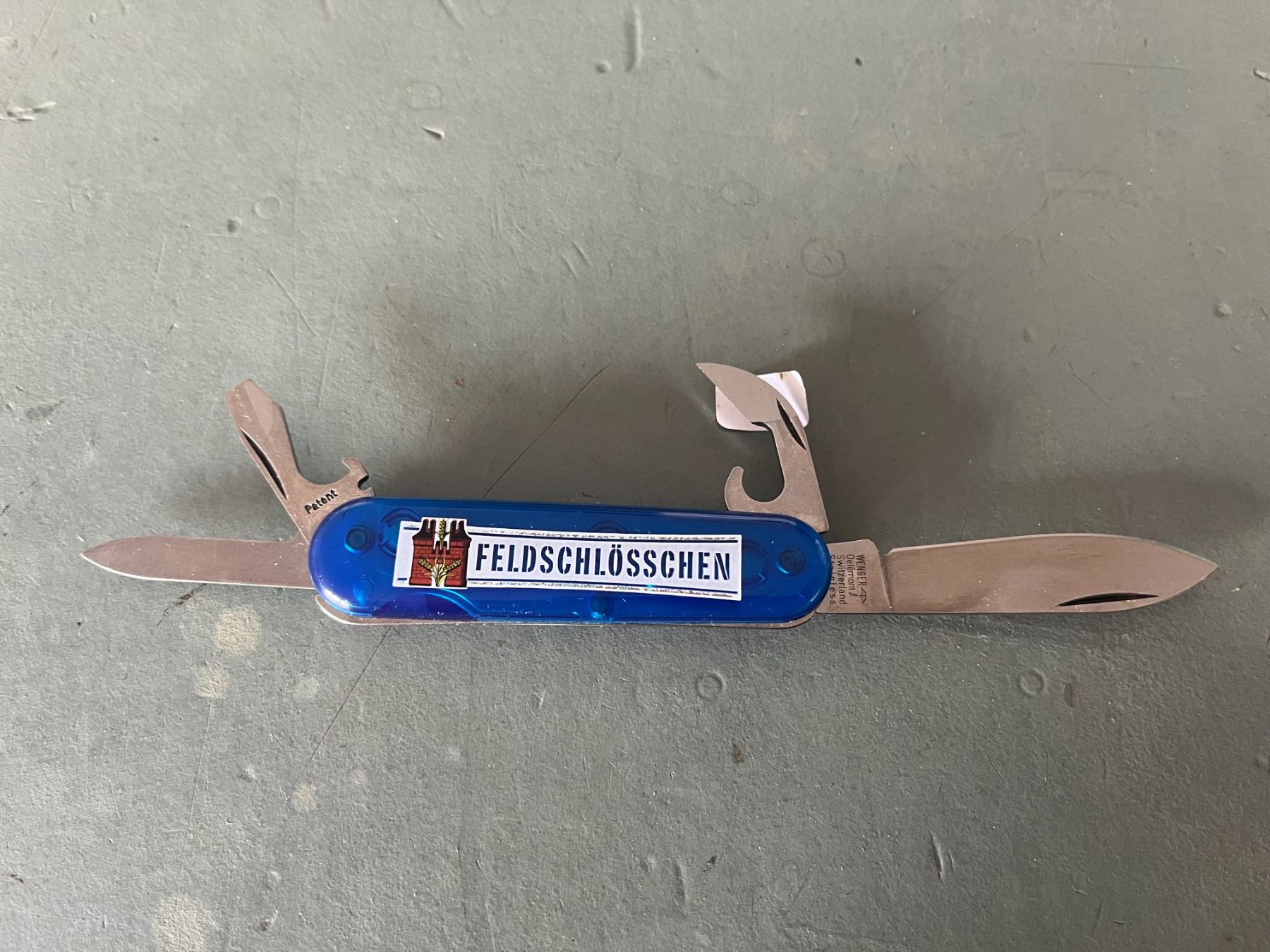 Wenger Couteaux de poche: Wenger Taschenmesser Feldschlösschen – D'occasion à Dintikon par Redgar58 1