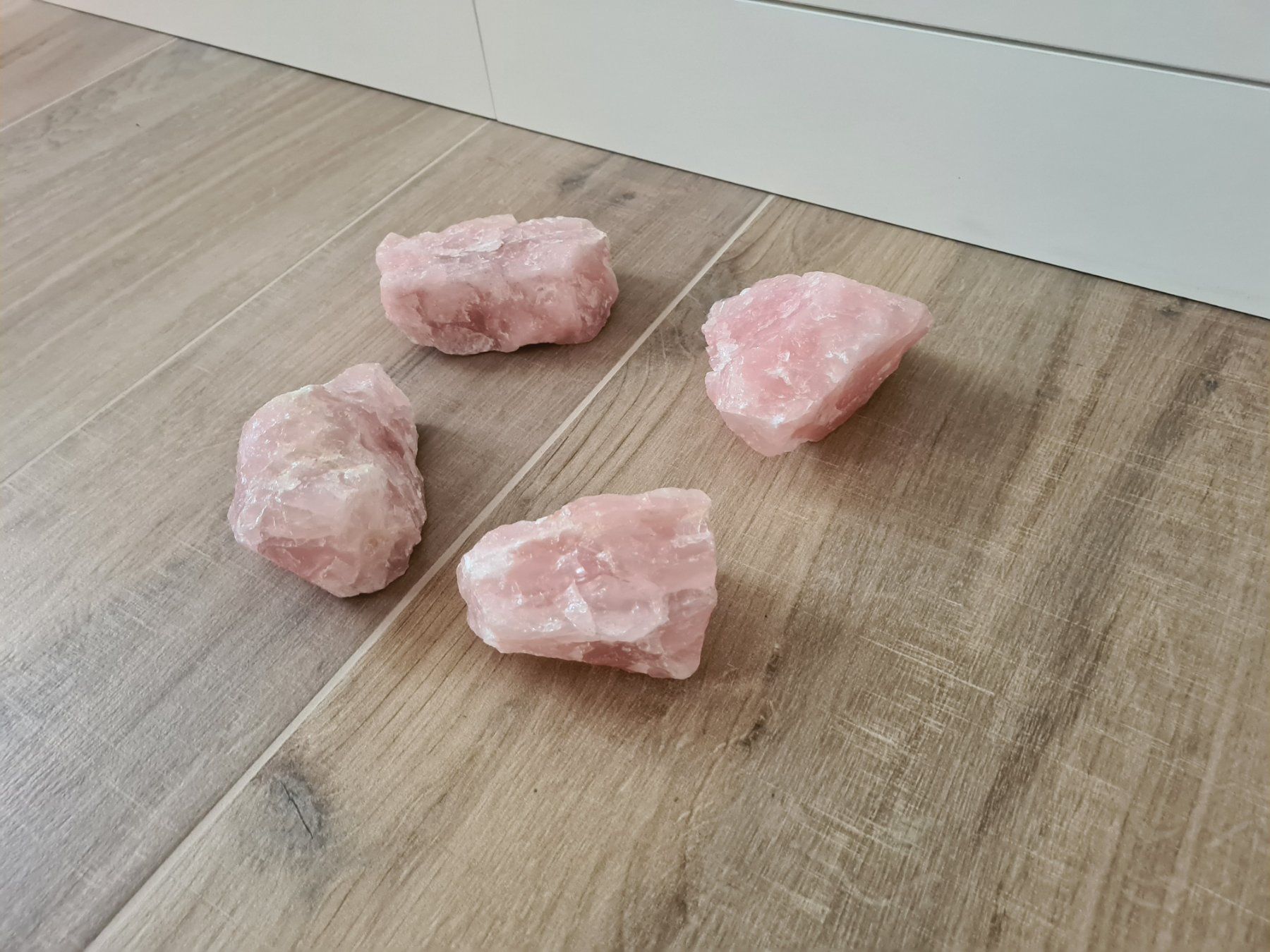 Minerali & Pietre curative: 4 Rosenquarzsteine – Usato da Birmensdorf ZH venduto da arcticmonkey91 2