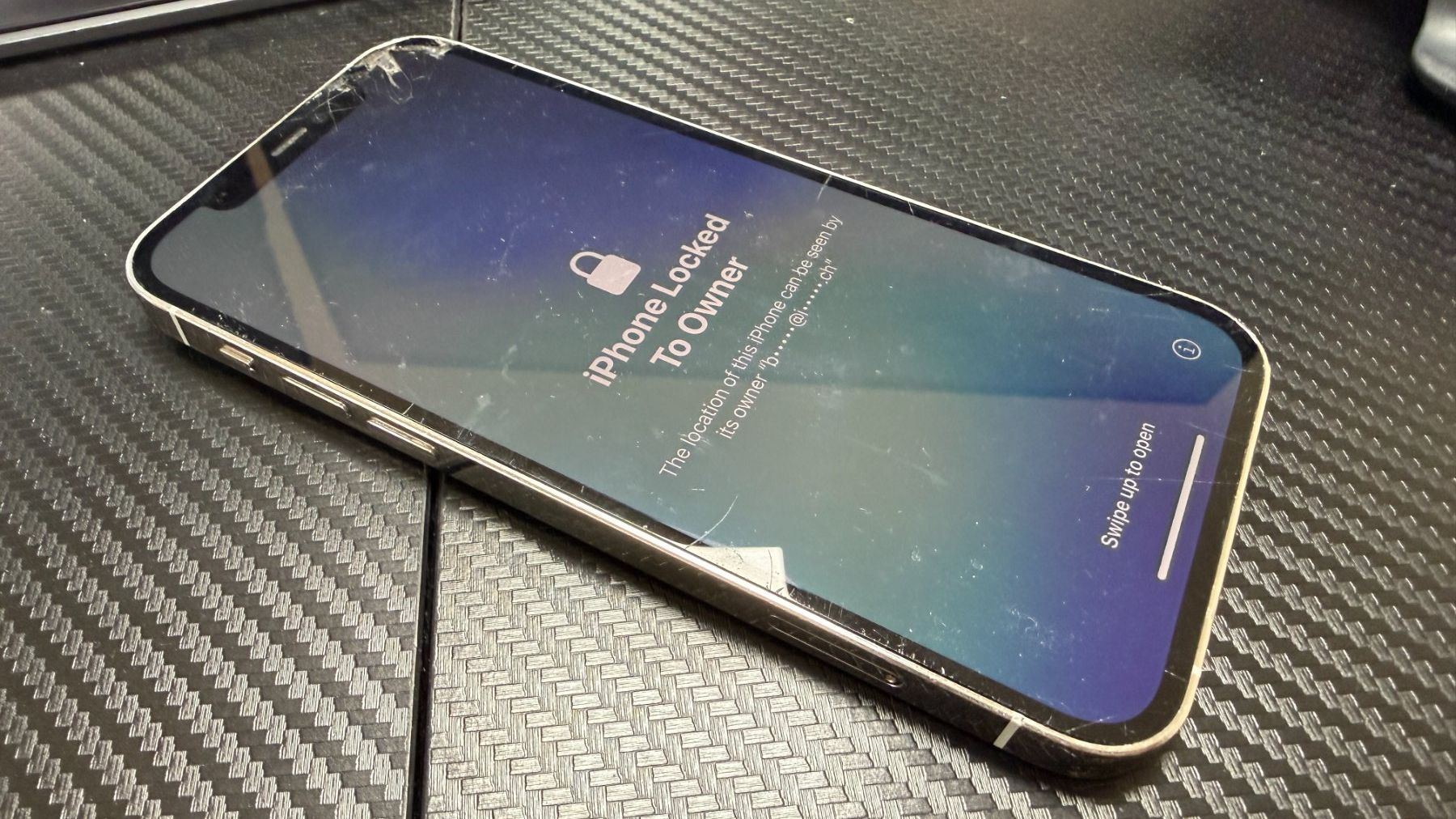 Apple Telefoni cellulari / Smartphones: Apple iPhone 12 Pro , 128GB, silber, defekt – Difettoso da Basel venduto da protekto