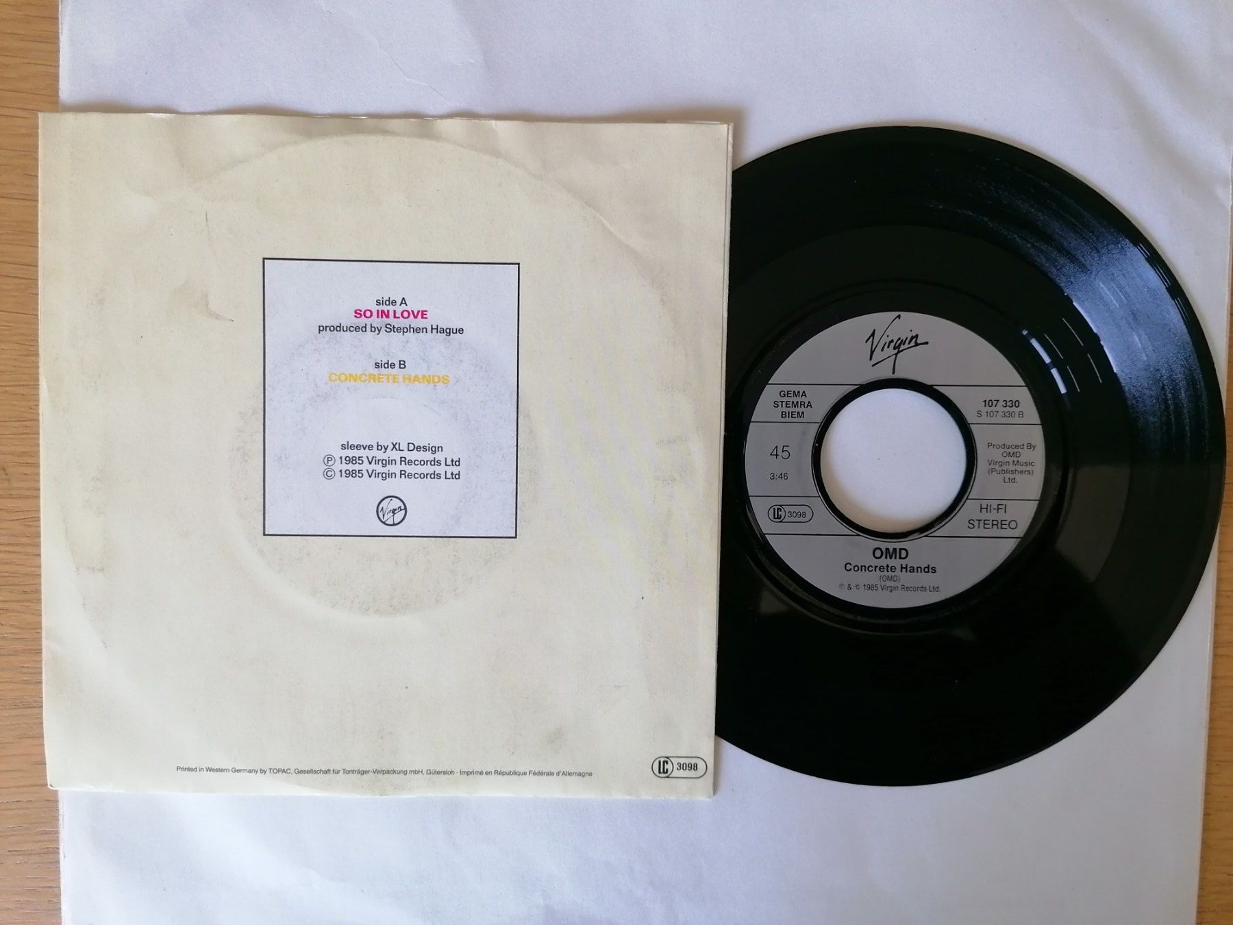 Dischi in vinile: OMD - "So in Love" Vinyl Single 7" Schallplatte, – Usato da Beinwil am See venduto da Funkthesizer 1