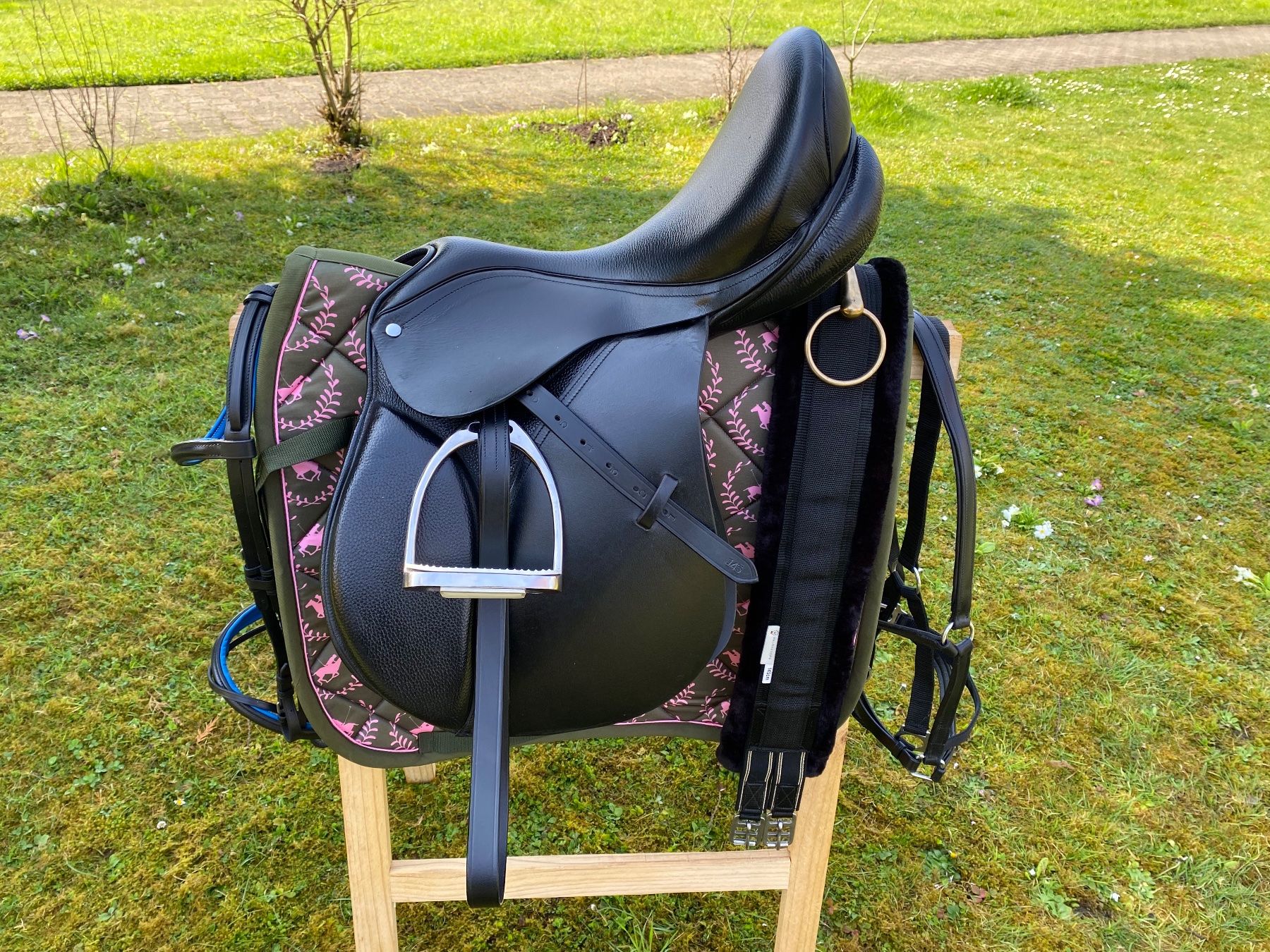 Selle & Accessori: schöner Vielseitigkeitssattel – Usato da Feldbach venduto da Fea1 1
