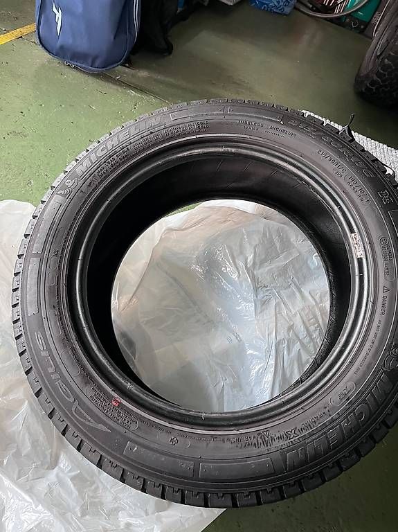 Pneumatici & Ruote complete: Sommerreifen Ford Tourneo Custom – Usato da Riehen venduto da Stainlemer 2