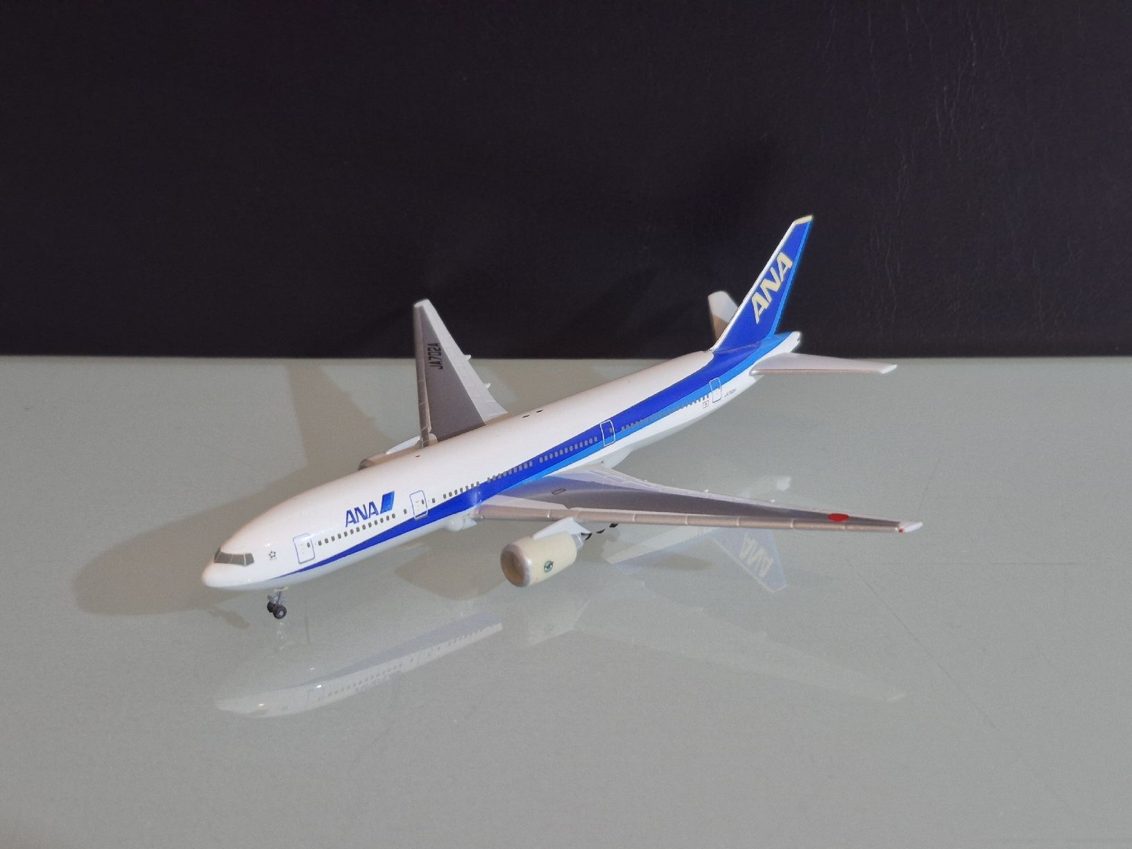 Kit di modellismo & Modellini statici: ANA All Nippon Airways 1:500 – Usato da Uetendorf venduto da myhome12