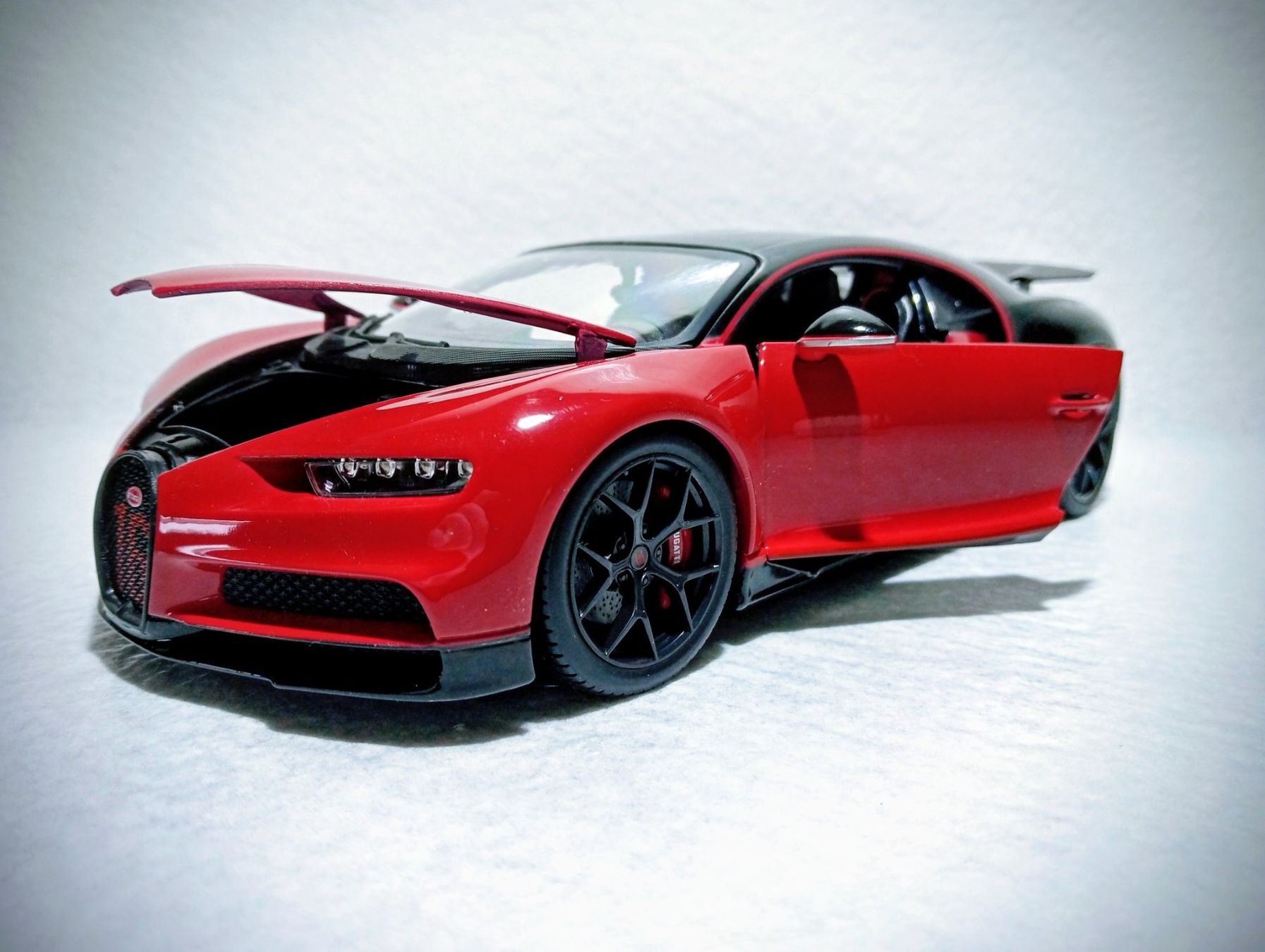 Bburago Modellini d'auto: Bugatti Chiron Sport – Nuovo (secondo la descrizione) da Huttwil venduto da Secondtrain 4