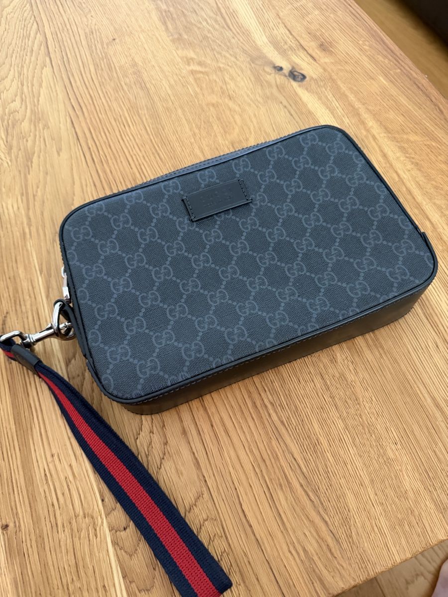 Gucci Borse: Kleine GUCCI Black Pouch – Usato da Baden venduto da mdct_