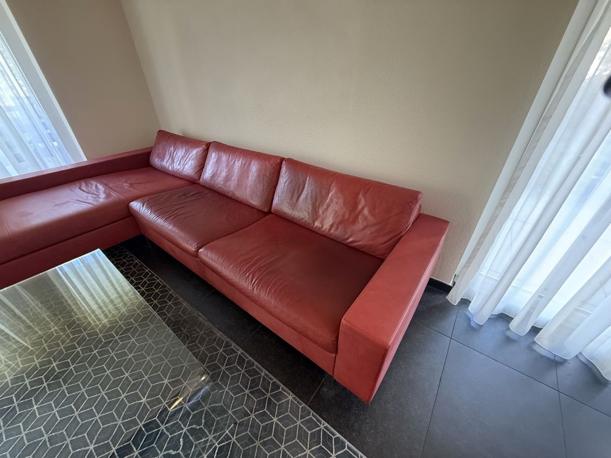 Sofas: Rotes Leder Sofa – Gebraucht aus Aarwangen von wifag70 1