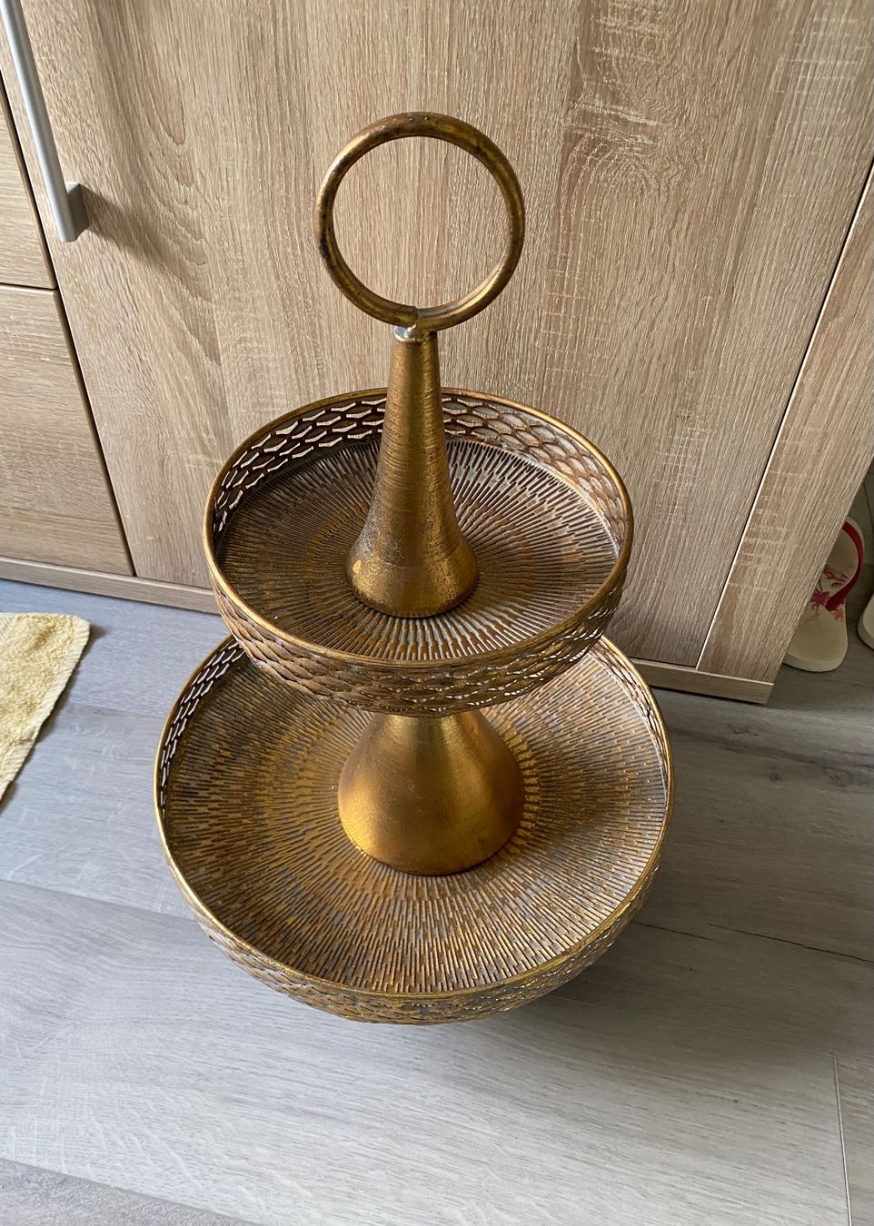 Tutte le decorazioni: Goldener Etagere Ständer Metall – Usato da Dottikon venduto da 6571 3