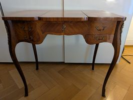 Elegante Vintage Poudreuse/Coiffeuse mit Klappspiegel