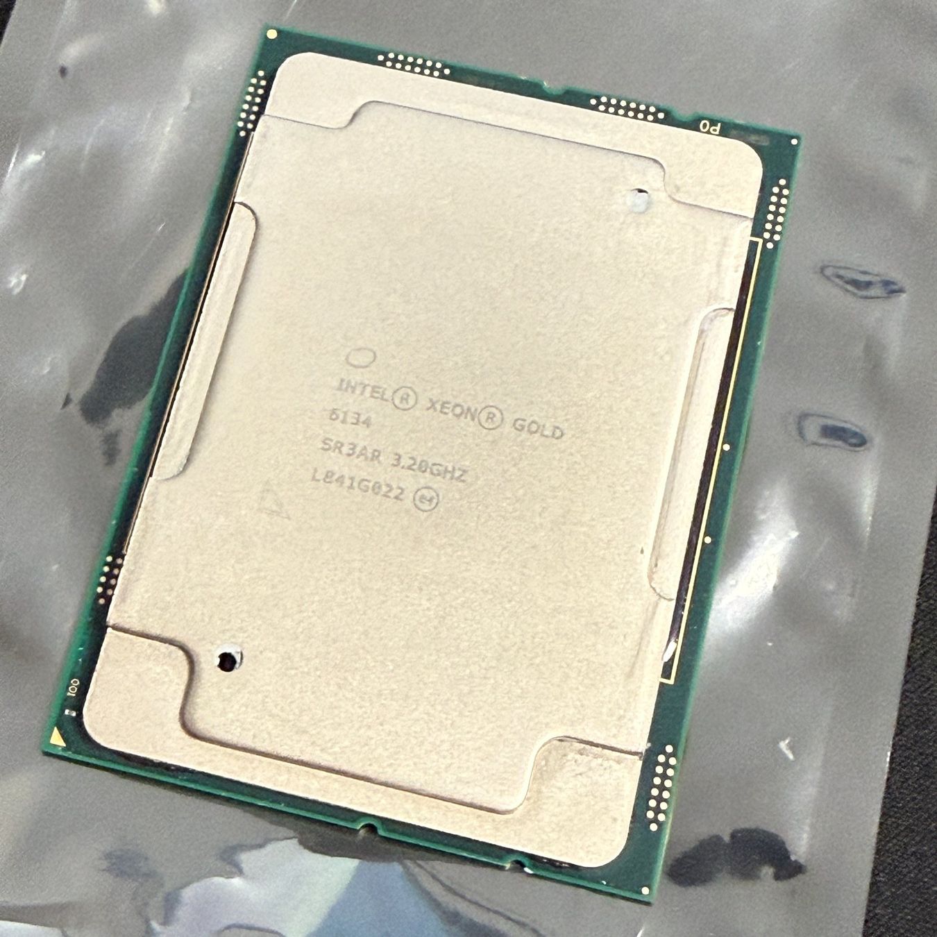 Intel XEON Gold 6134 CPU gebraucht, guter Zustand (Gebraucht) in ...