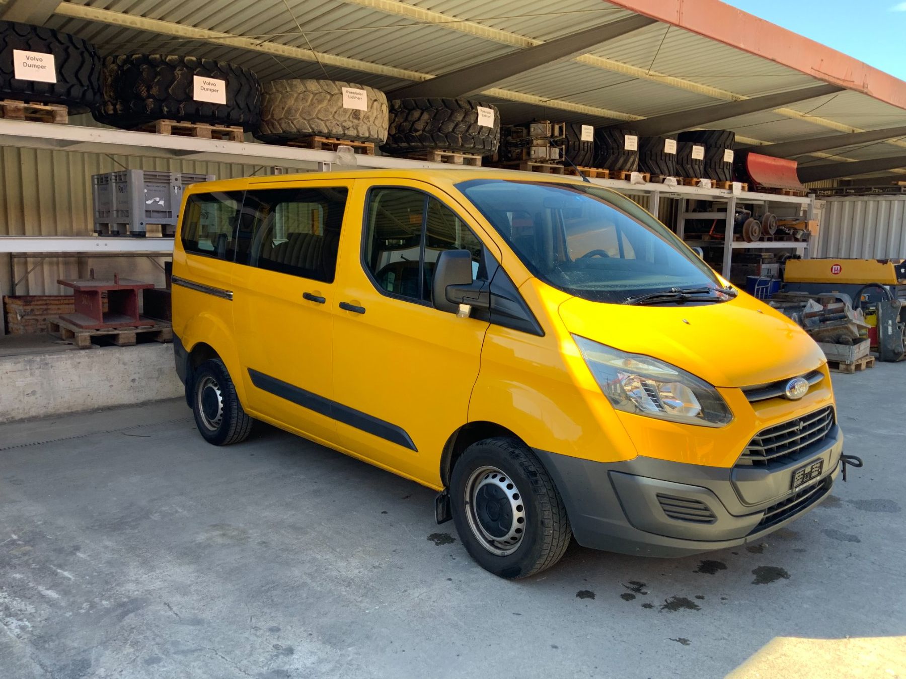 Ford Véhicules utilitaires: Ford Transit Custom 9 Plätzer Bus – Défectueux à Regensdorf par MAGZH