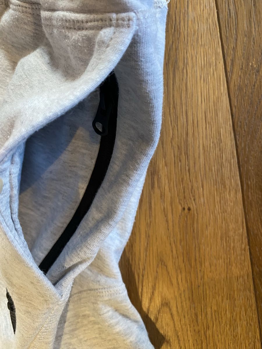 Superdry Pantaloni: Superdry Tech Jogginghose mit Karottenschnitt Gr. L – Nuovo (secondo la descrizione) da Effingen venduto da Daizyy 5