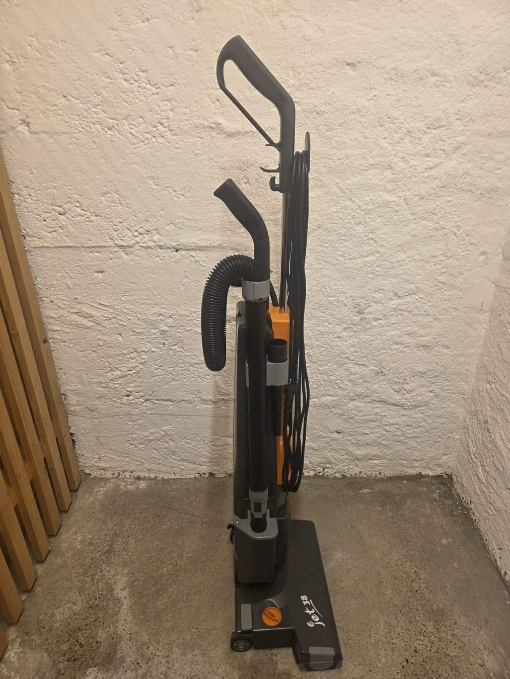 Aspirateurs & Accessoires: TASKI JET 38 TeppichreinigerCleanfix Wetrok Kärcher Nilfisk – Neuf avec emballage d'origine à Zürich par selim2010 2