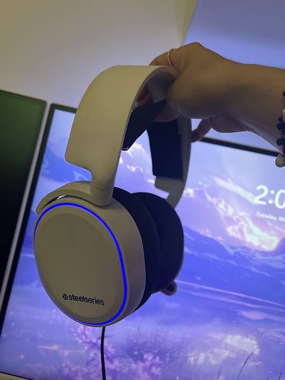 Steelseries Cuffie: SteelSeries Arctis 5 Wired Gaming Headset – Usato da Reinach BL venduto da rai_5qfg 4