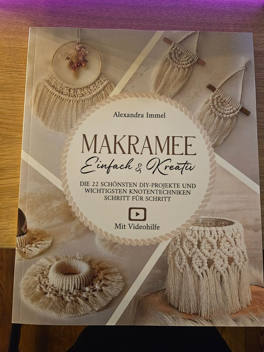 Libri: Makrame - Buch - wie neu – Nuovo (secondo la descrizione) da Luzern venduto da Lucan_Valerius