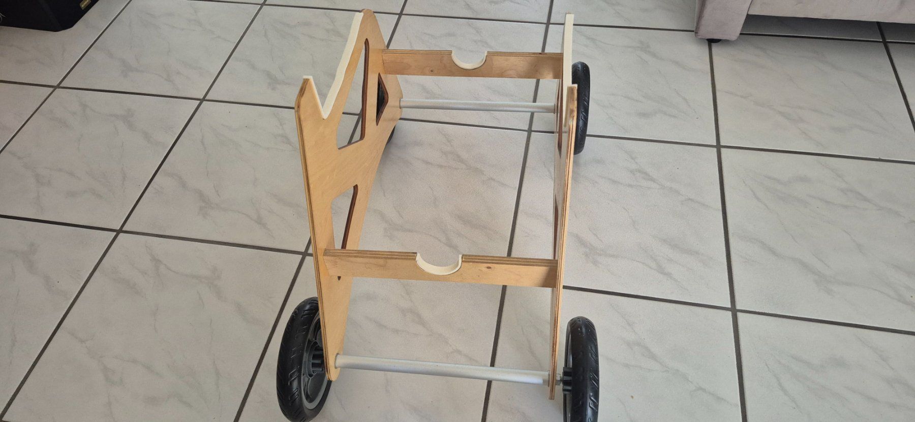RC Modellbau: Startwagen – Gebraucht aus Lyss von Delta-1 2