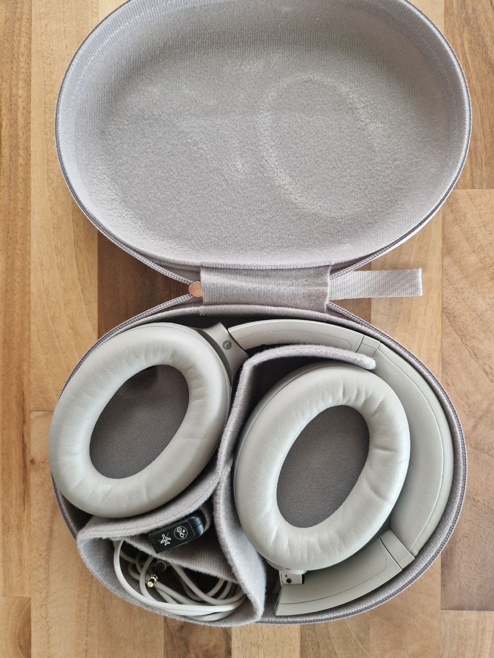 Sony Kopfhörer: Sony WH-1000XM4 beige – Gebraucht aus Lyss von katelisa 5