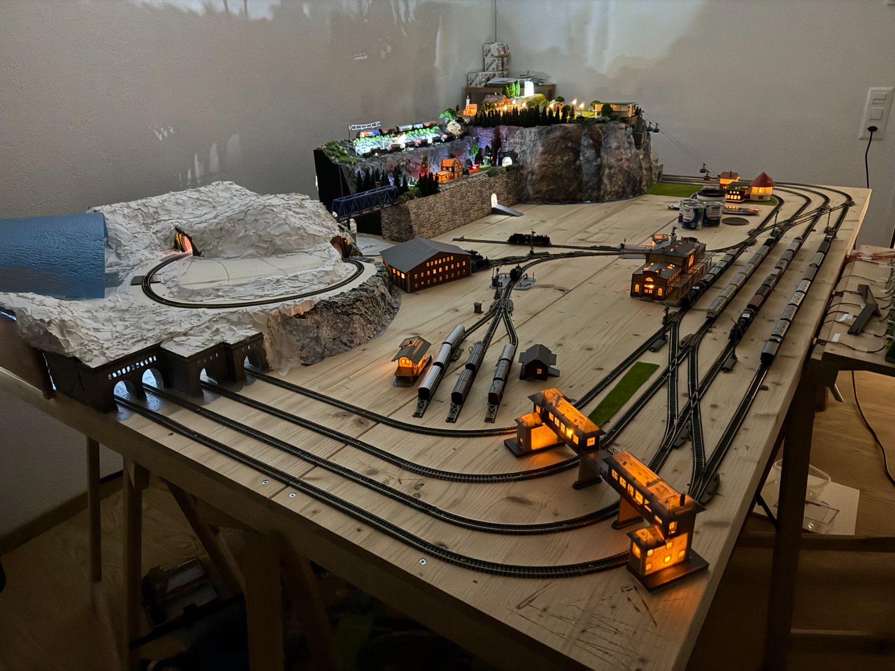 Fleischmann Trains électriques: Modelleisenbahn Anlage im Bau, Spur N – D'occasion à Flums par Hrroland 8