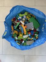 Viele Lego Duplo Bausteine und kleine Platten, farbig