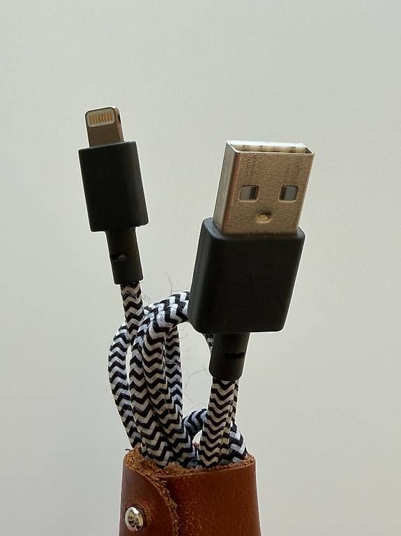 Cavi: Lightning Kabel von Native Union, gewebt + hochwertig, 1.4m – Usato da Stäfa venduto da wasser.lilie 1