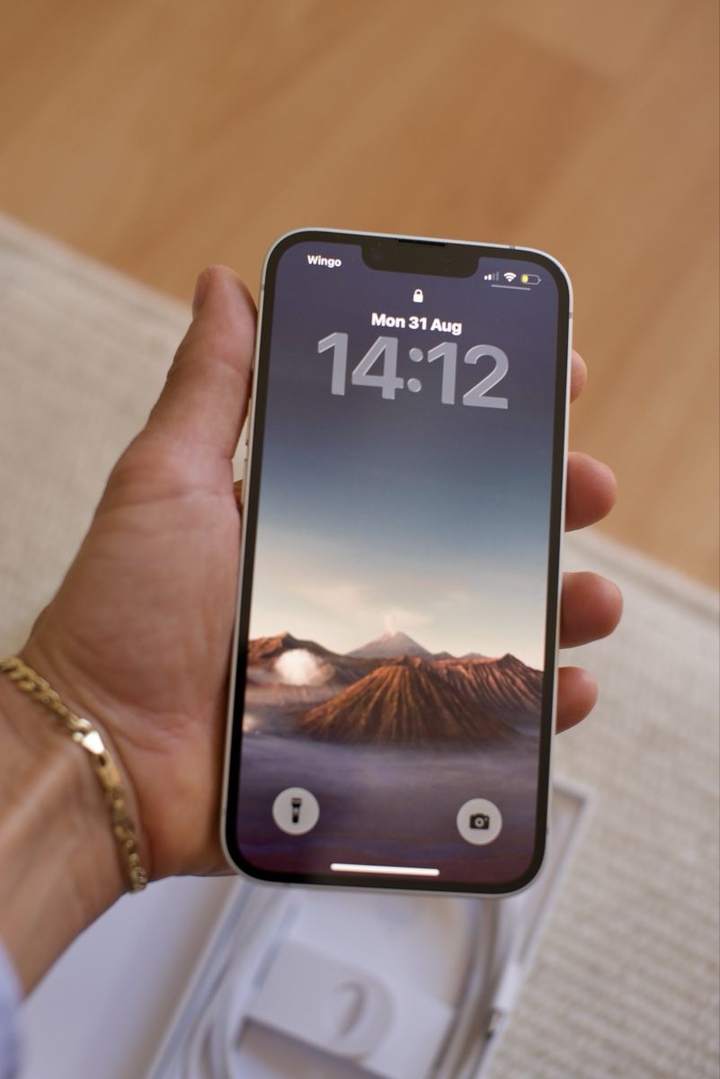 Apple Handys / Smartphones: Iphone 16e – Gebraucht aus Bern von wisemagpie