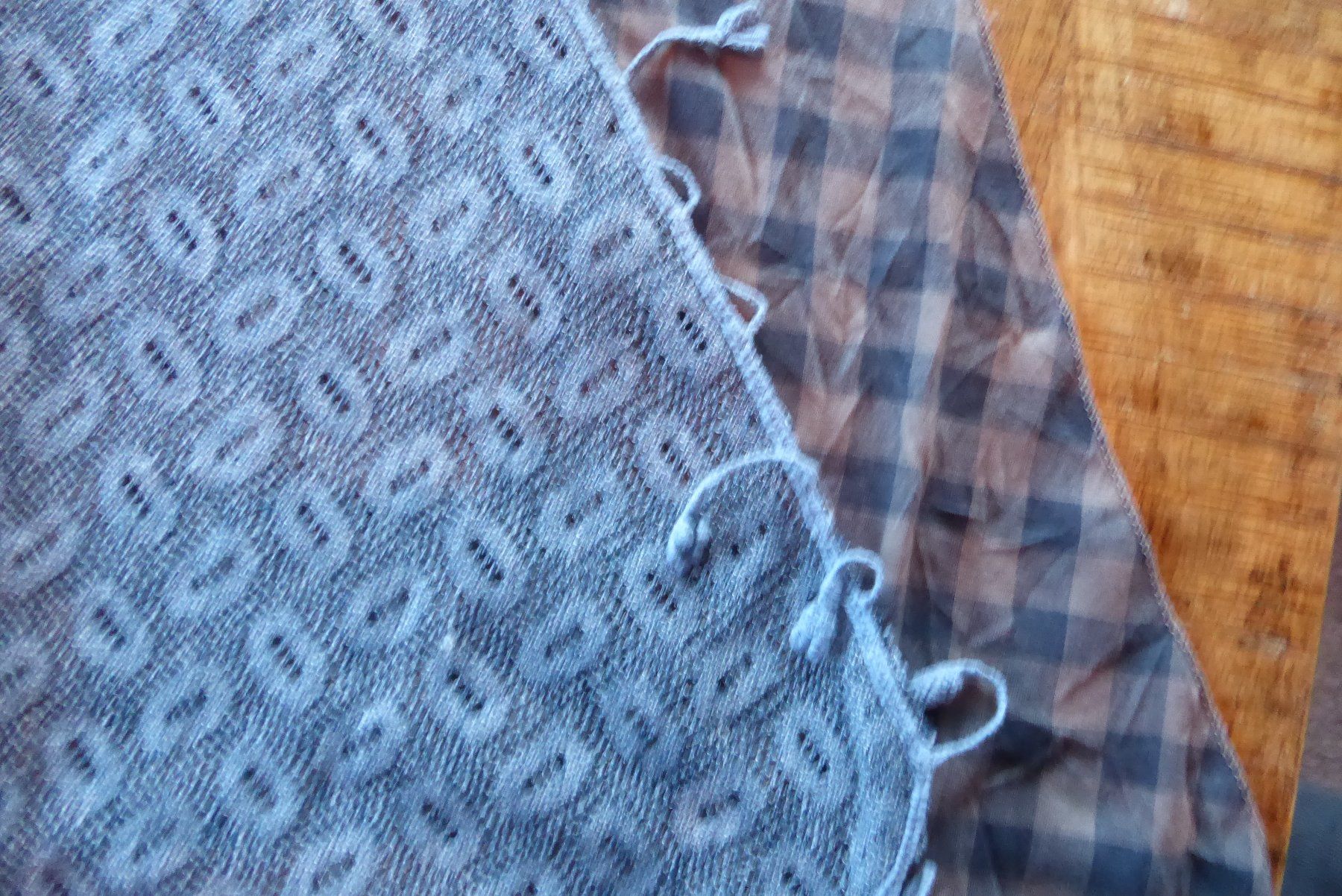 Foulard & Sciarpe: 2 Romantische Schals rip curl 3 lagig – Usato da Sargans venduto da Benziner 2