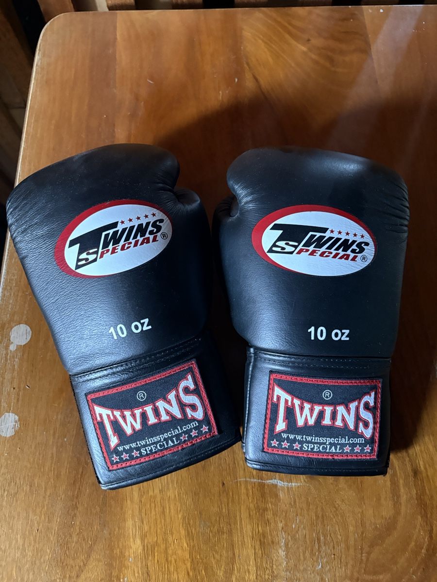 Guanti & manicotti: Boxhandschuhe Twins 10oz – Usato da Zürich venduto da ipmann
