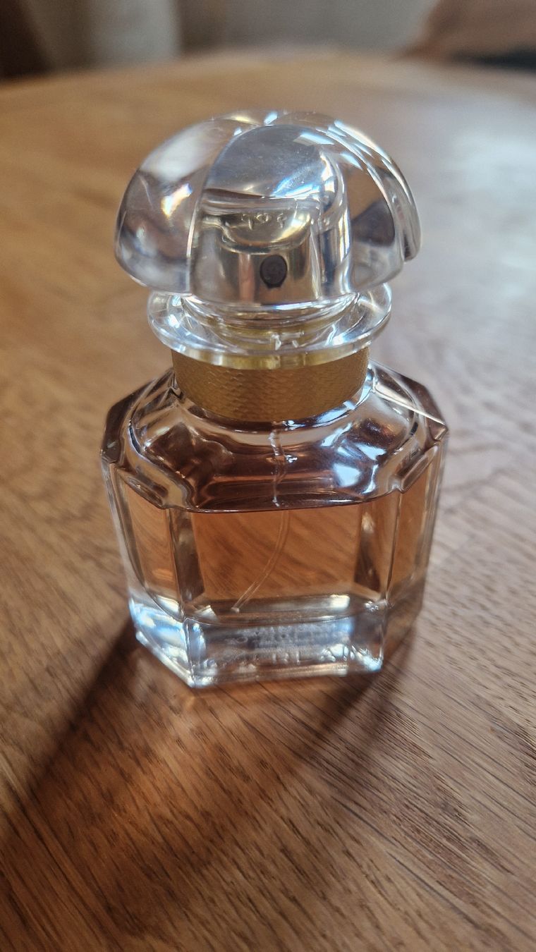 Guerlain Parfum & Eau de Toilette: Mon Guerlain eau de Parfum 30ml – Gebraucht aus Balsthal von Bananasplit7