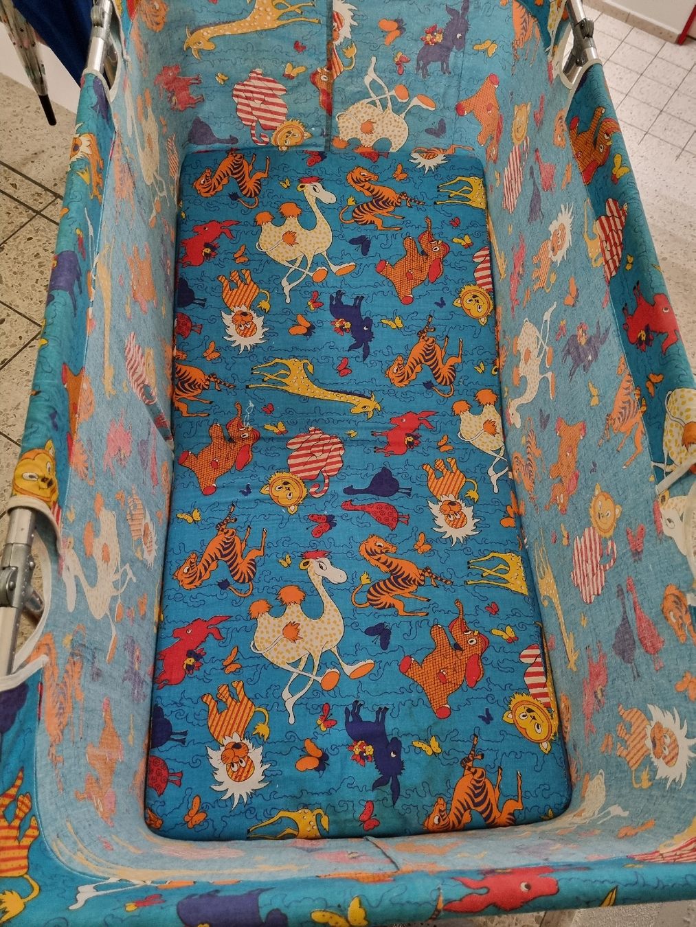 Lits: Kinderbettli / Babybettli – D'occasion à Aesch BL par mutti04 1