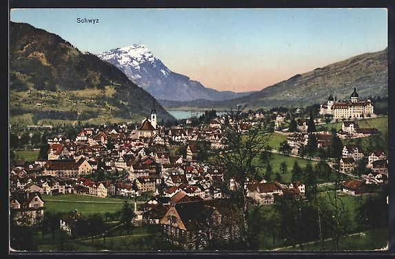 Cartoline postali: AK Schwyz, Ortsansicht mit Bergpanorama – Usato da Berlin venduto da bartko-reher