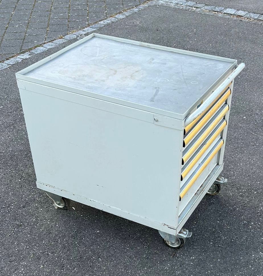 Lista Banchi da lavoro: Lista Werkzeugschrank  – Usato da Bronschhofen venduto da cm65 3