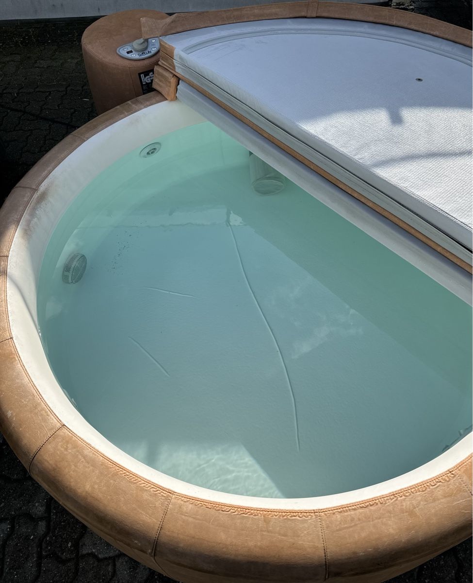 Softub Whirlpool: Softub Whirlpool Legend – Gebraucht aus Solothurn von  5