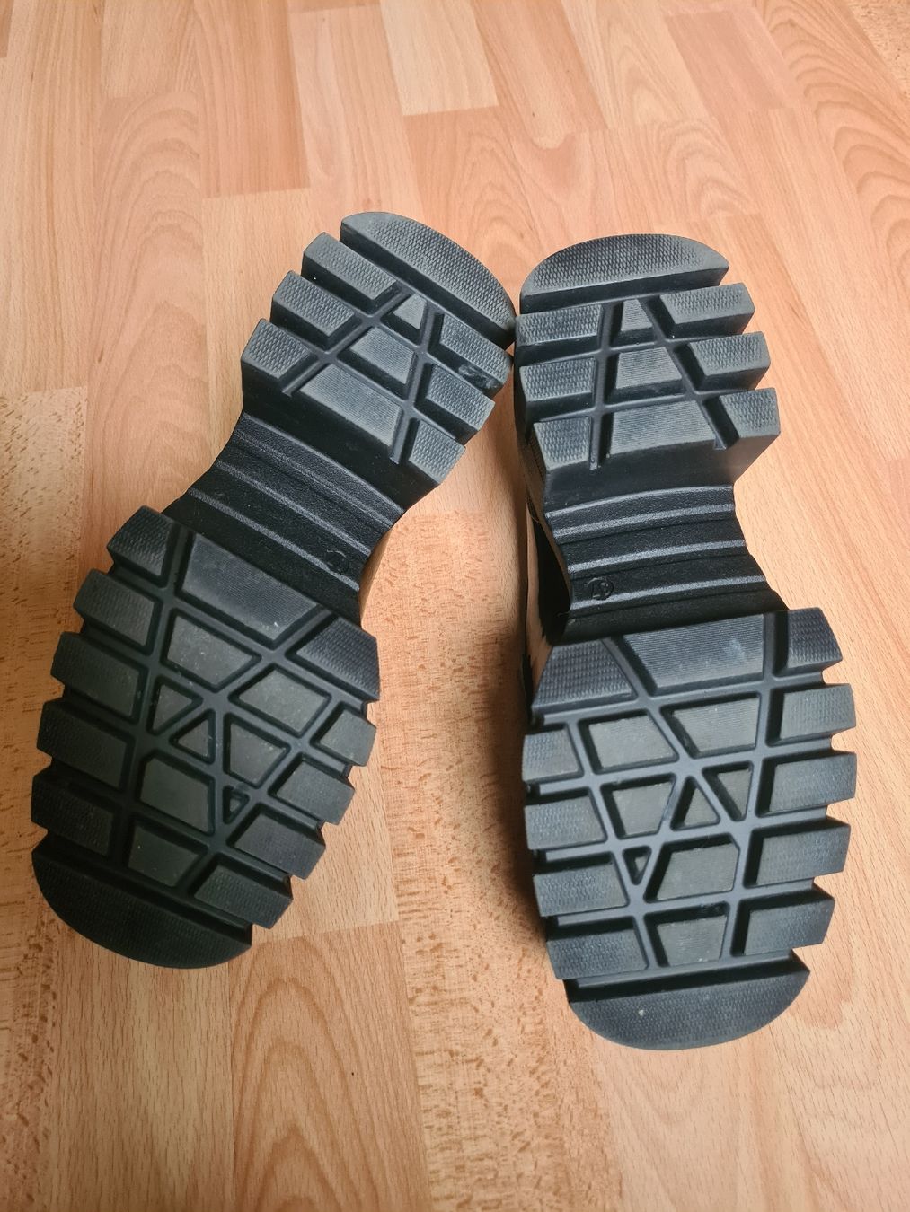 Damenschuhe: Lack-Loafer / Halbschuhe Grösse 37 – Gebraucht aus St. Josefen von Meli019 3