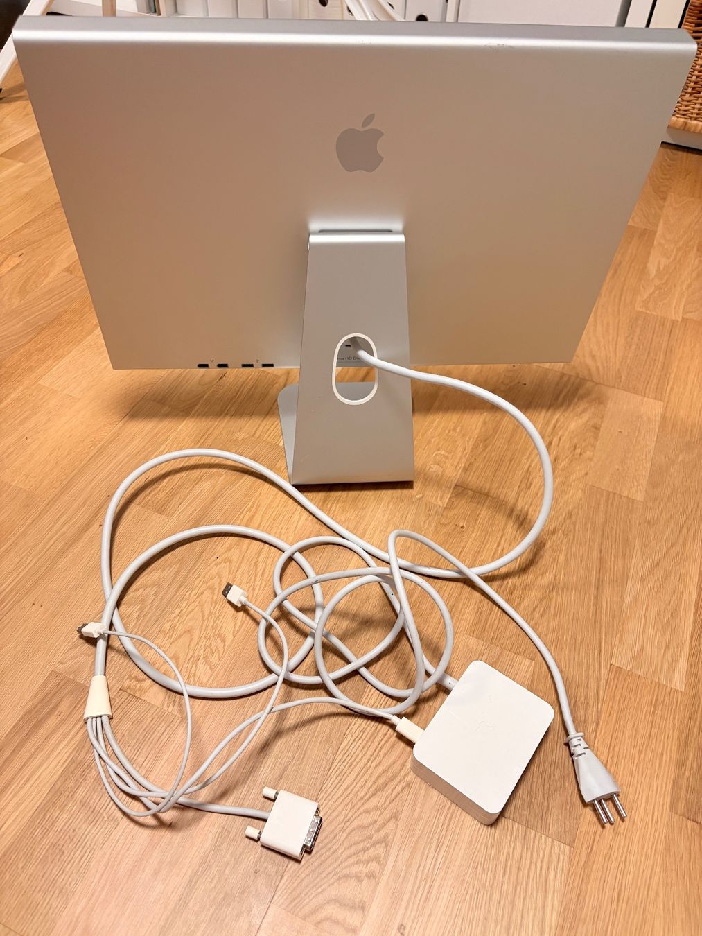 Apple Monitore: Apple Cinema Display 23 zoll – Gebraucht aus Basel von marcepan 1