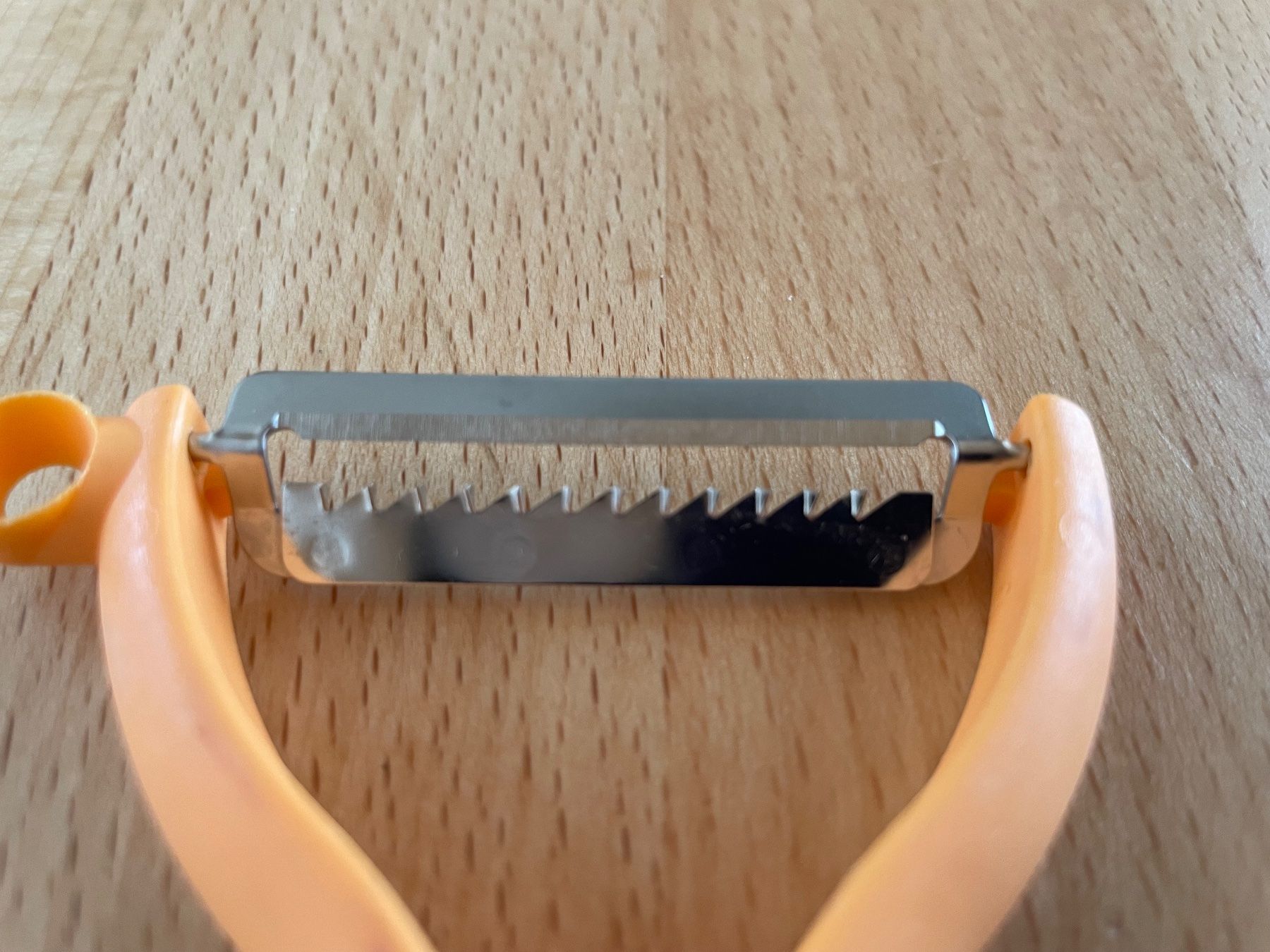 Tupperware Küchengeräte: Tupperware: Julienne-Schäler, orange – Gebraucht aus Cham von 2eye 2