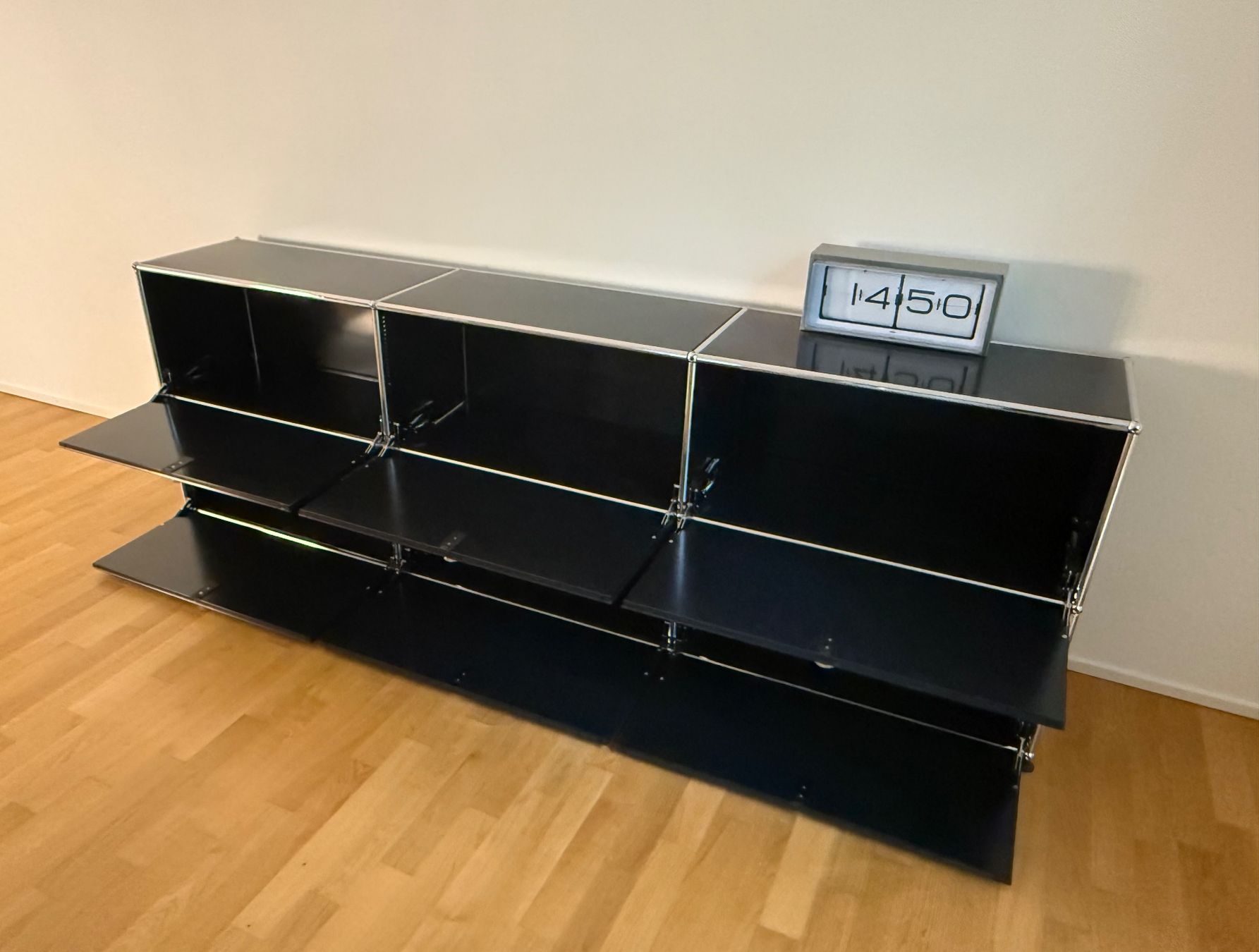 USM Scaffali: USM Haller Sideboard mit 6 Klappen, schwarz – Usato da Zürich venduto da ERATOMIUM 6