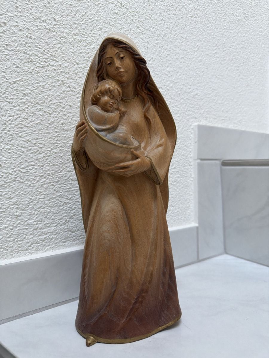 Sculptures & Statues: Madonna mit Kind, geschnitzt aus Holz. – D'occasion à Biberist par Momo33