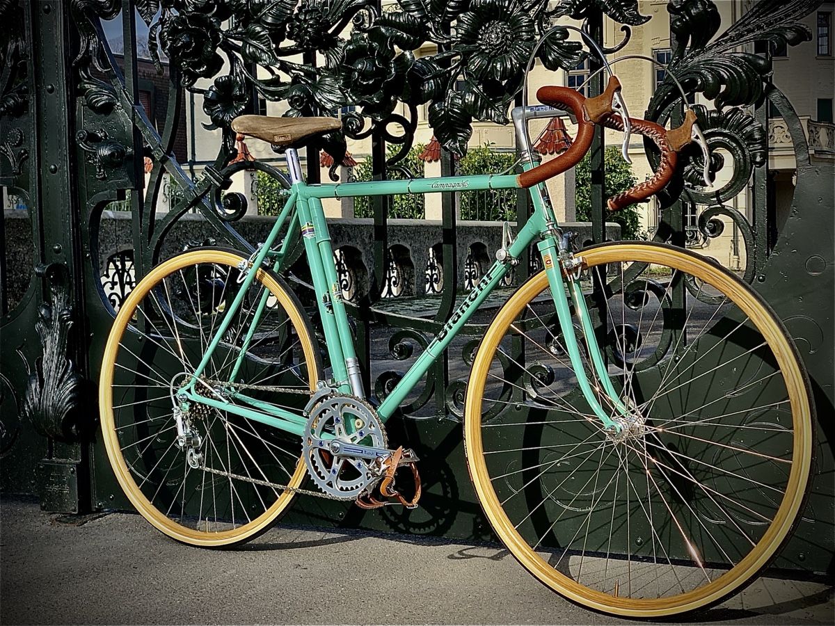 Bianchi Biciclette: Bianchi mit Holzfelgen  – Usato da Thal venduto da Strigelgass 5