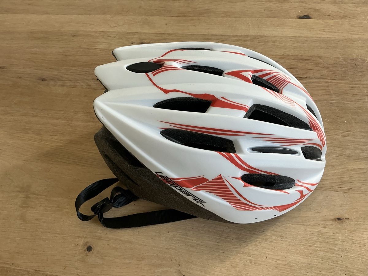 Caschi: Velohelm Kinder Leopard S/M gebraucht 50 – Usato da Hedingen venduto da Juniswiss