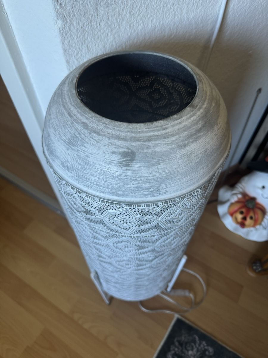 Lampade: Stehlampe Metall – Usato da Rüti ZH venduto da Mysticphoenix.mel