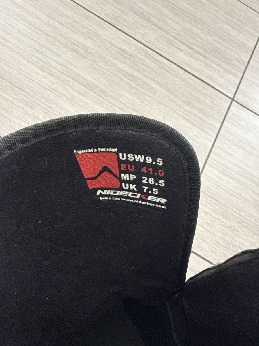 Nidecker Scarpe da donna: woman boots for snowboarding – Usato da Renens VD venduto da nan_8v9l 4