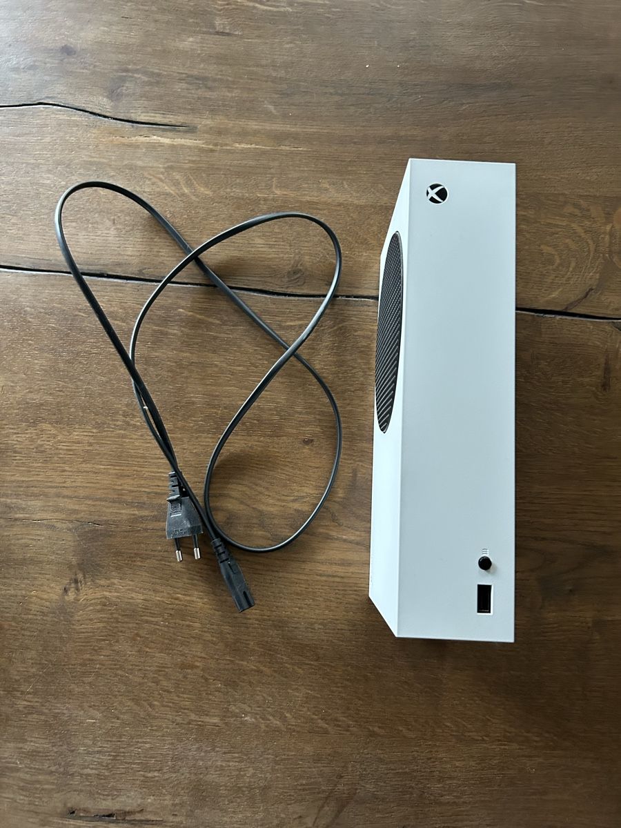 Microsoft Console: Xbox Series S Konsole mit Controller – Usato da Untervaz venduto da PhilipFausch01 3