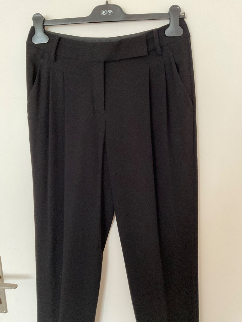 DKNY Pantaloni: DKNY schöne Hose Gr 38 schwarz – Usato da Urdorf venduto da alda02